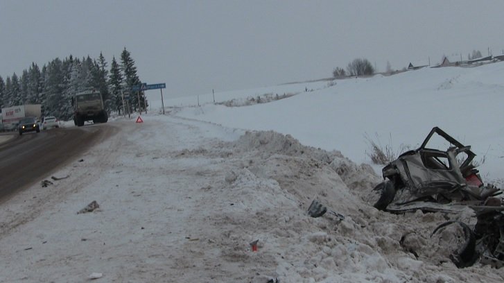 В ДТП с КамАЗом в Игринском районе погиб водитель иномарки (2)