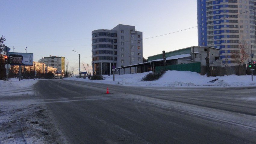 В ДТП со «скорой» в Екатеринбурге пострадали пять человек, включая ребенка В ДТП со «скорой» в Екатеринбурге пострадали пять человек, включая ребенка (3)