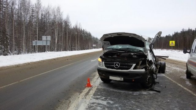 В ДТП с фурой под Вологдой погиб человек В ДТП с фурой под Вологдой погиб человек (3)