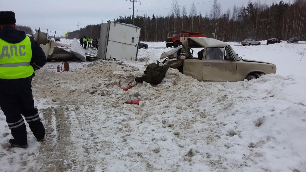 В ДТП с фурой под Вологдой погиб человек В ДТП с фурой под Вологдой погиб человек (4)