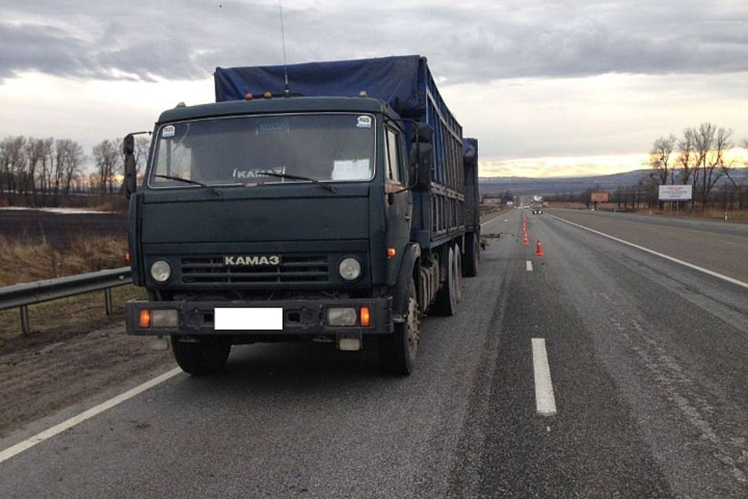 Под Ставрополем в ДТП с КамАЗом погибли три человека Под Ставрополем в ДТП с КамАЗом погибли три человека (4)