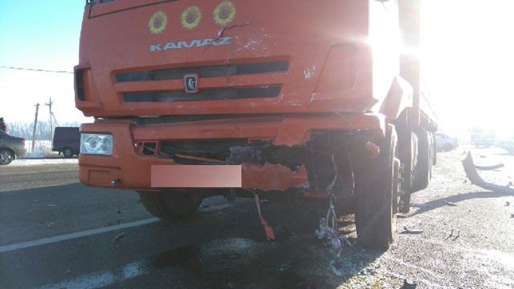 В Тихорецком районе в ДТП с КамАЗом погиб водитель Daewoo (2)