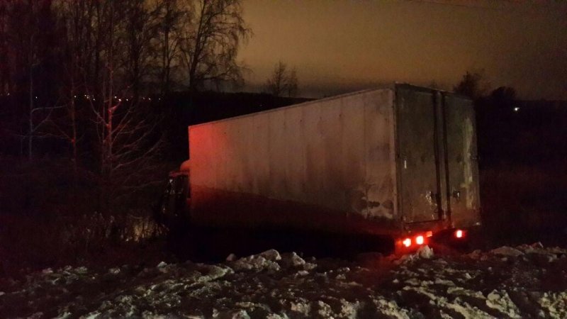 В ДТП с грузовиком на ЕКАД погиб человек (5)