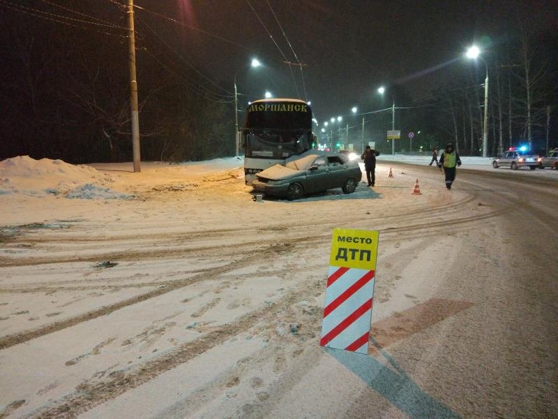 В ДТП с автобусом в Рязани погибла женщина В ДТП с автобусом в Рязани погибла женщина (2)