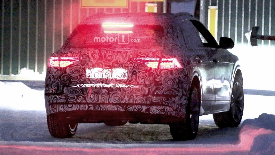 Новый Audi Q8 впервые замечен в серийном кузове Новый Audi Q8 впервые замечен в серийном кузове (1)