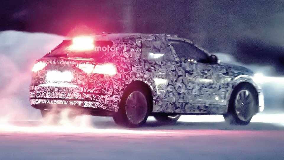 Новый Audi Q8 впервые замечен в серийном кузове Новый Audi Q8 впервые замечен в серийном кузове (4)