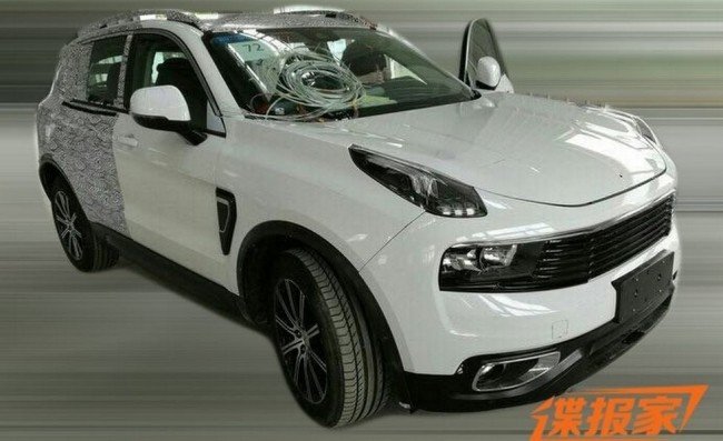 В Сеть выложили фото кроссовера Lynk&Co 01 (1)