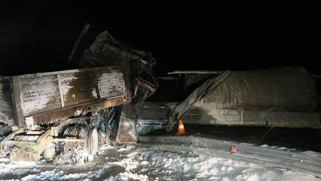 В ДТП на Ямале погибли четыре человека В ДТП на Ямале погибли четыре человека (2)