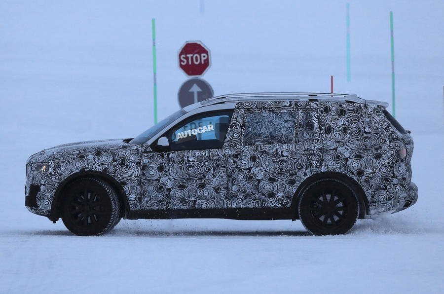 Новый BMW X7 2018 заснят во время тестов (3)