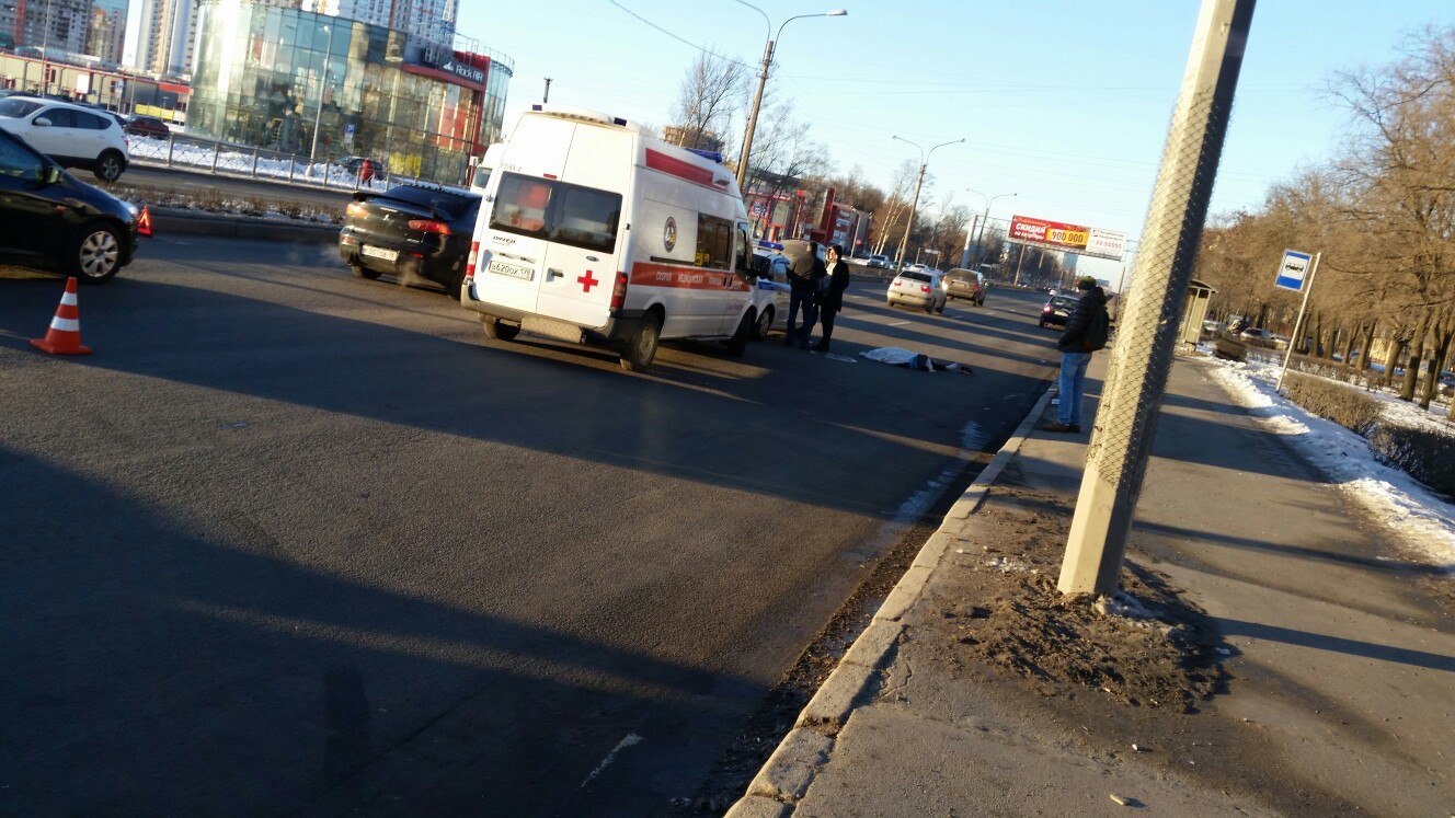 В Петербурге на Московском шоссе насмерть сбили ребенка В Петербурге на Московском шоссе насмерть сбили ребенка (2)