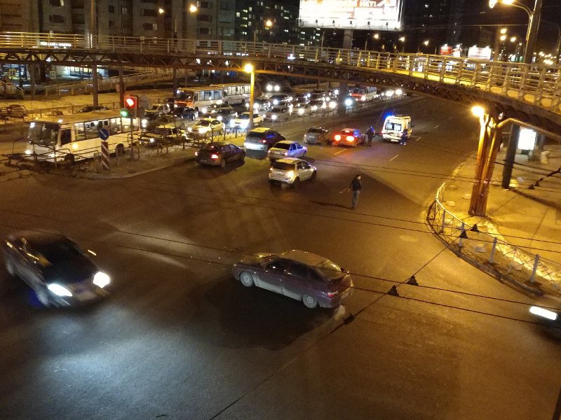 «Скорая» попала в ДТП на проспекте Славы в Петербурге (3)