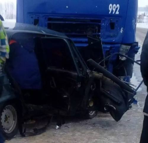 В Башкирии в ДТП с фурой погибли два человека (1)