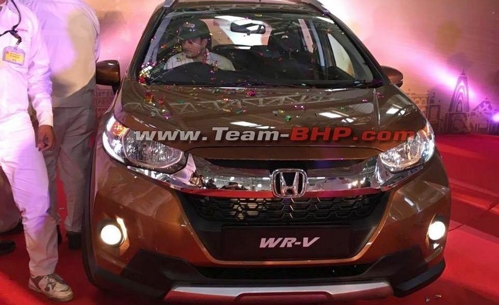 В Сети появились фото серийного кроссовера Honda WR-V (3)
