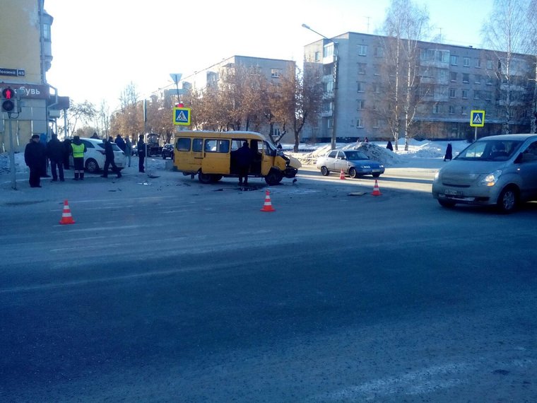 В Лесном иномарка сбила школьника на тротуаре (3)