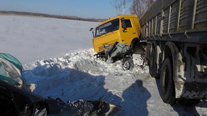 В ДТП с КамАЗом в Зауралье погибли четыре человека (1).jpg
