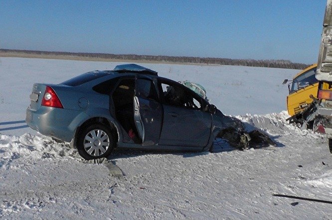 В ДТП с КамАЗом в Зауралье погибли четыре человека (2).jpg