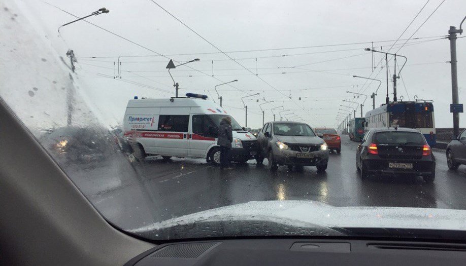 В Петербурге «скорая» попала в ДТП В Петербурге «скорая» попала в ДТП (3).jpg