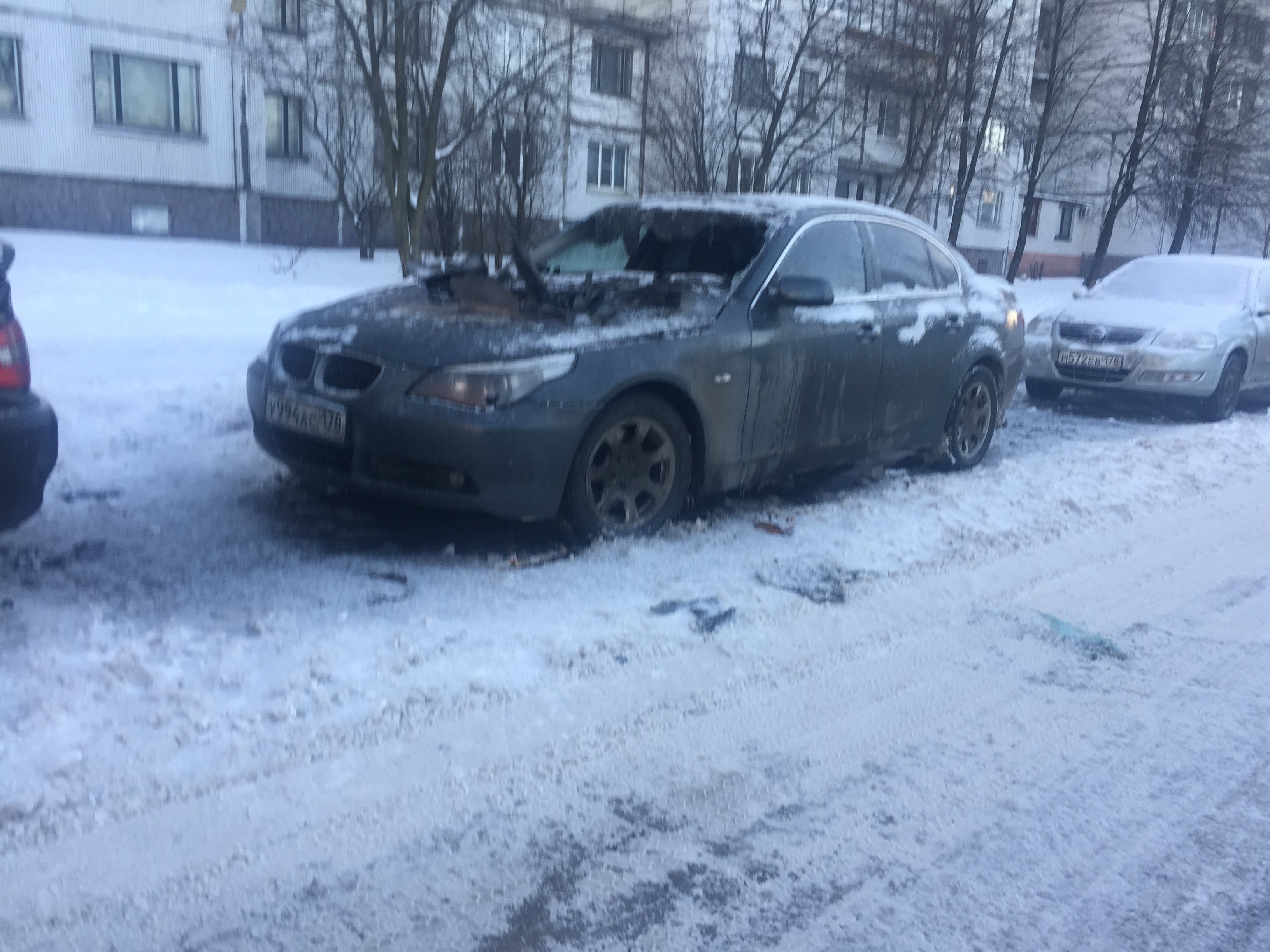 BMW cгорел в Выборгсокм районе Петербурга