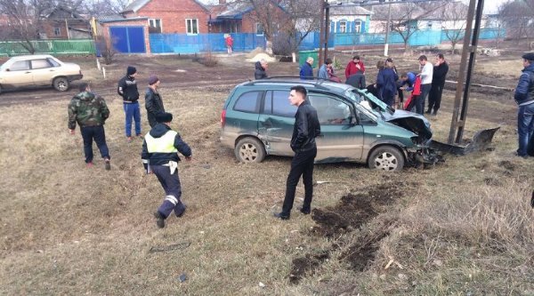 В ДТП в Щербиновском районе пострадали две женщины и 3-летний ребенок (1).jpg
