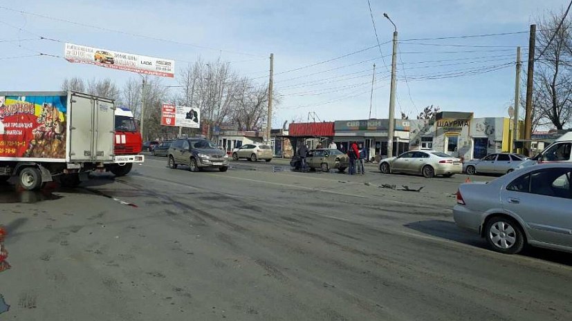 В ДТП с «Газелью» в Челябинске пострадал 2-летний ребенок (3).jpg