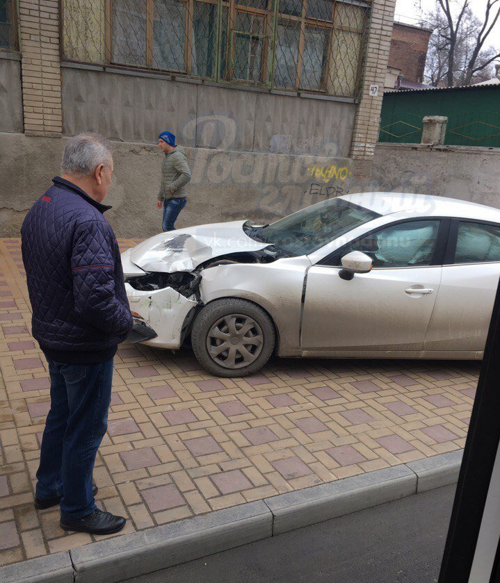 В ДТП с автобусом в Ростове пострадал человек (1).jpg