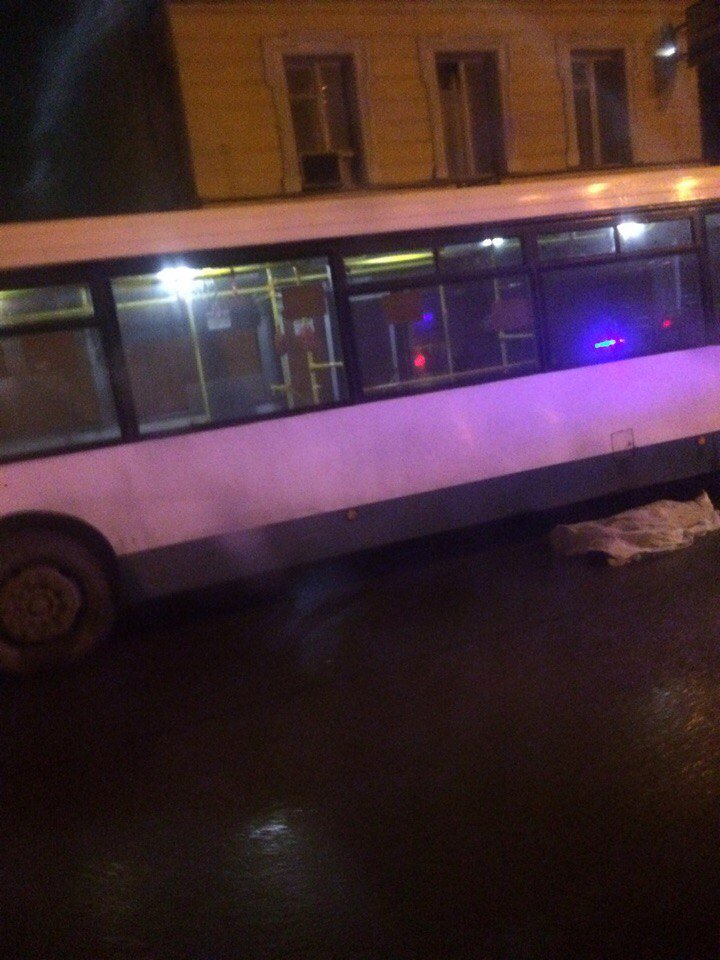 В Петербурге водитель насмерть сбил девушку и скрылся В Петербурге водитель насмерть сбил девушку и скрылся (1).jpg