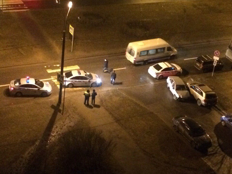 В Петербурге пьяный угонщик утроил ДТП (1).jpg