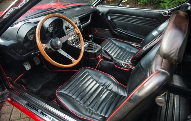 Ретро автомобиль Alfa Romeo Montreal V8 1972 выставлен на продажу (2).jpg