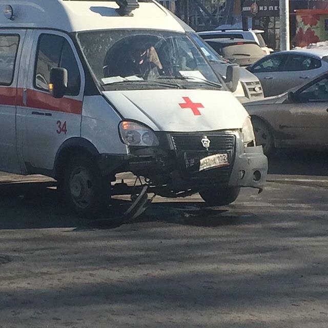 В Уфе «скорая» попала в ДТП В Уфе «скорая» попала в ДТП (1).jpg