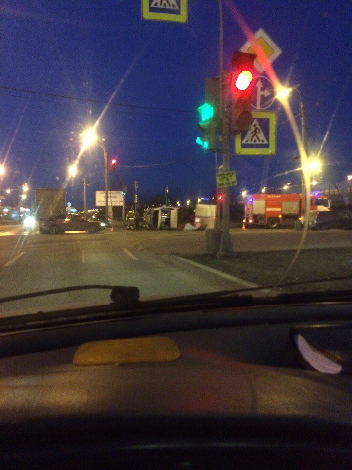 В Петербурге после ДТП "Газель" разорвало пополам В Петербурге после ДТП Газель разорвало пополам (4).jpg