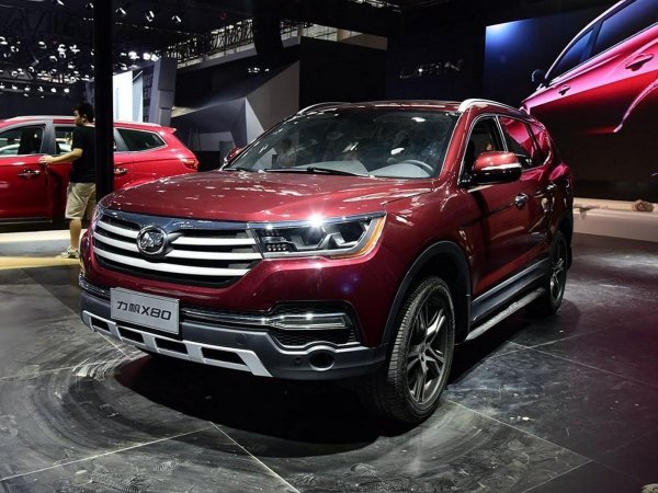 На китайском рынкев начались продажи внедорожника Lifan X80 На китайском рынкев начались продажи внедорожника Lifan X80 (2).jpg