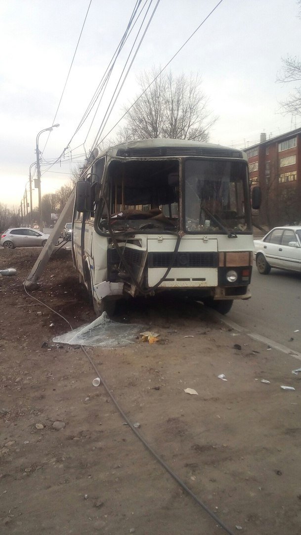 В Иркутске в ДТП попал автобус В Иркутске в ДТП попал автобус (1).jpg