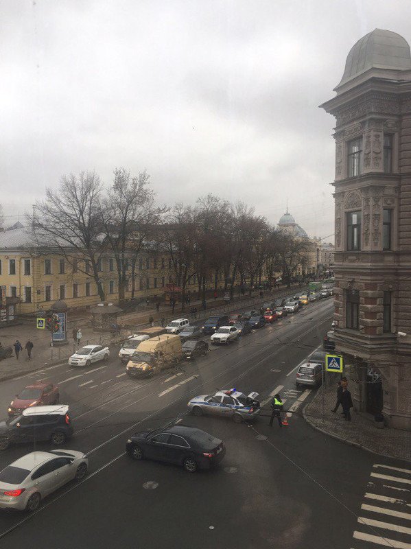 Взрыв в метро Петербурга спровоцировал транспортный коллапс (1).jpg