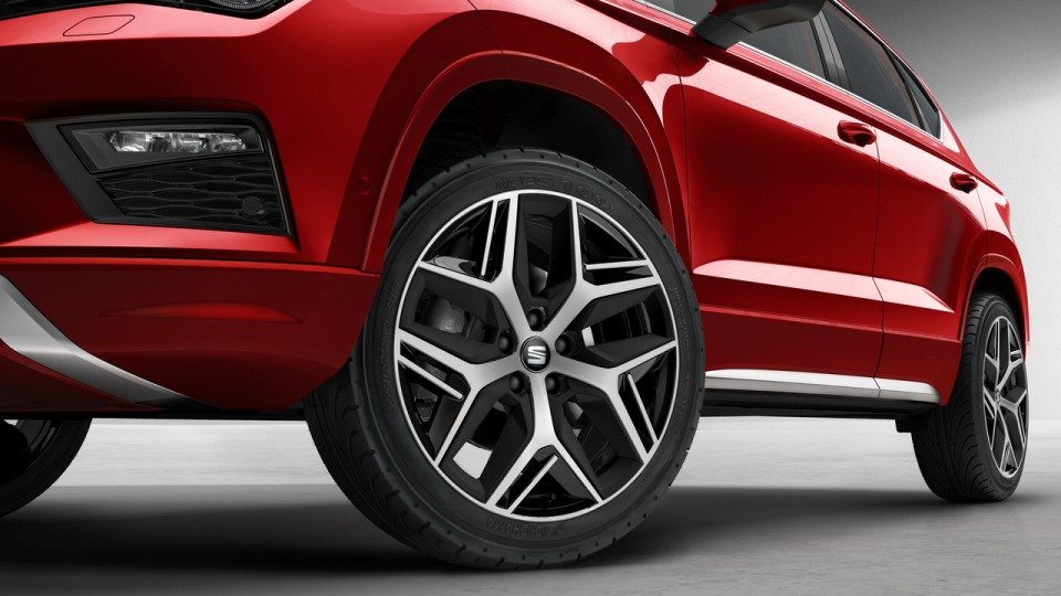 Seat создал первый спортивный кроссовер Ateca FR (4).jpg