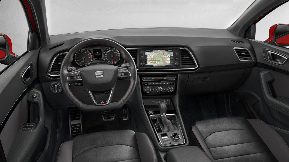Seat создал первый спортивный кроссовер Ateca FR (3).jpg