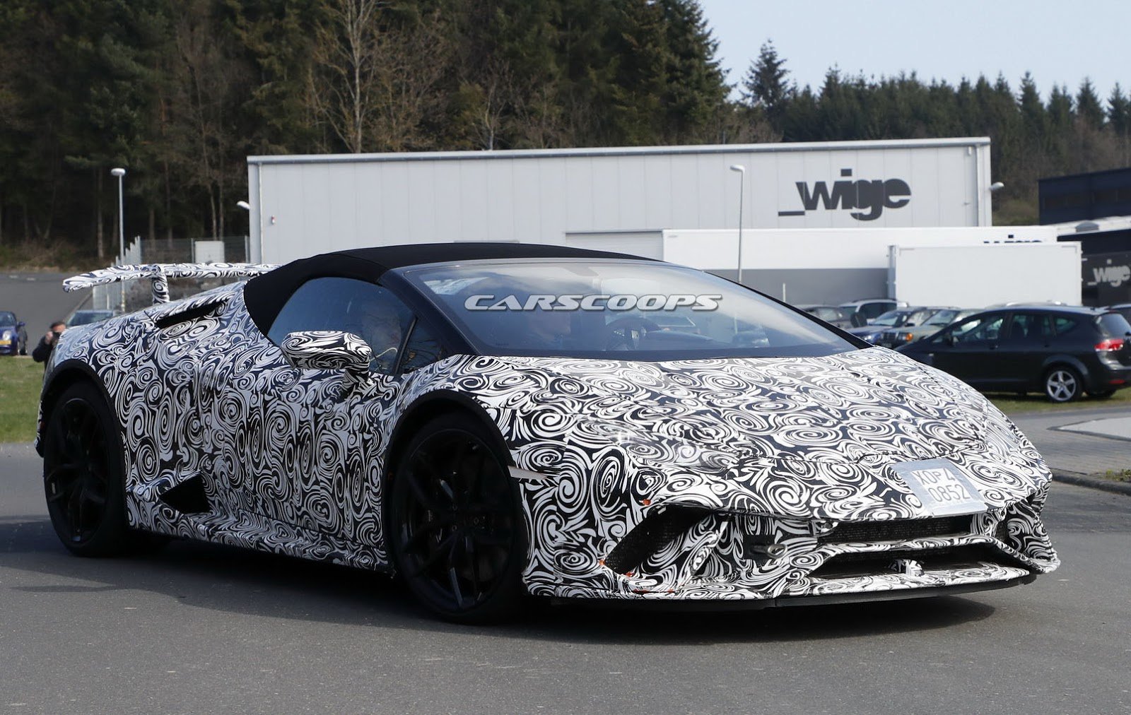 Открытая версия Lamborghini Huracan Performante Spyder проходит тесты (1).jpg