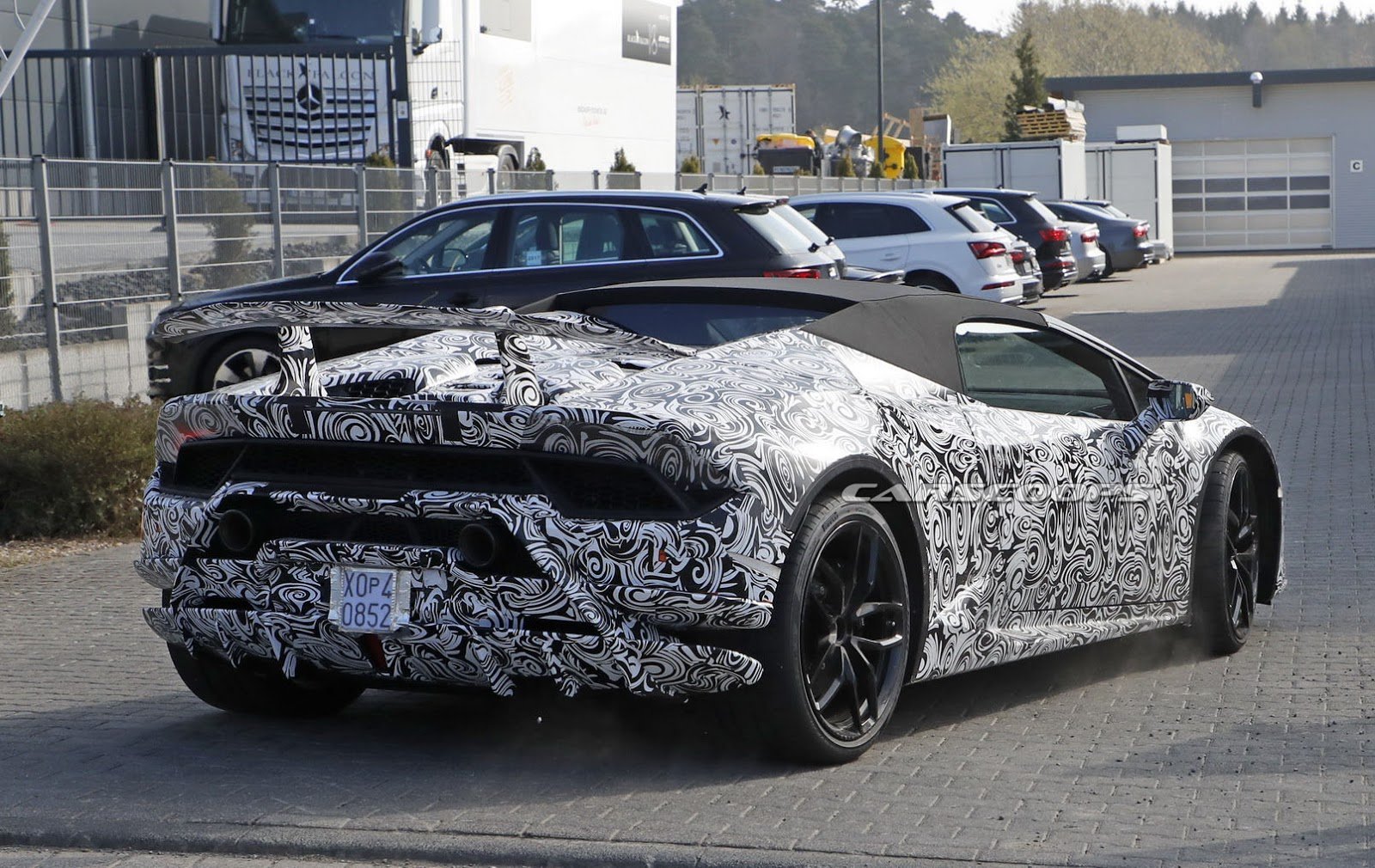 Открытая версия Lamborghini Huracan Performante Spyder проходит тесты (3).jpg