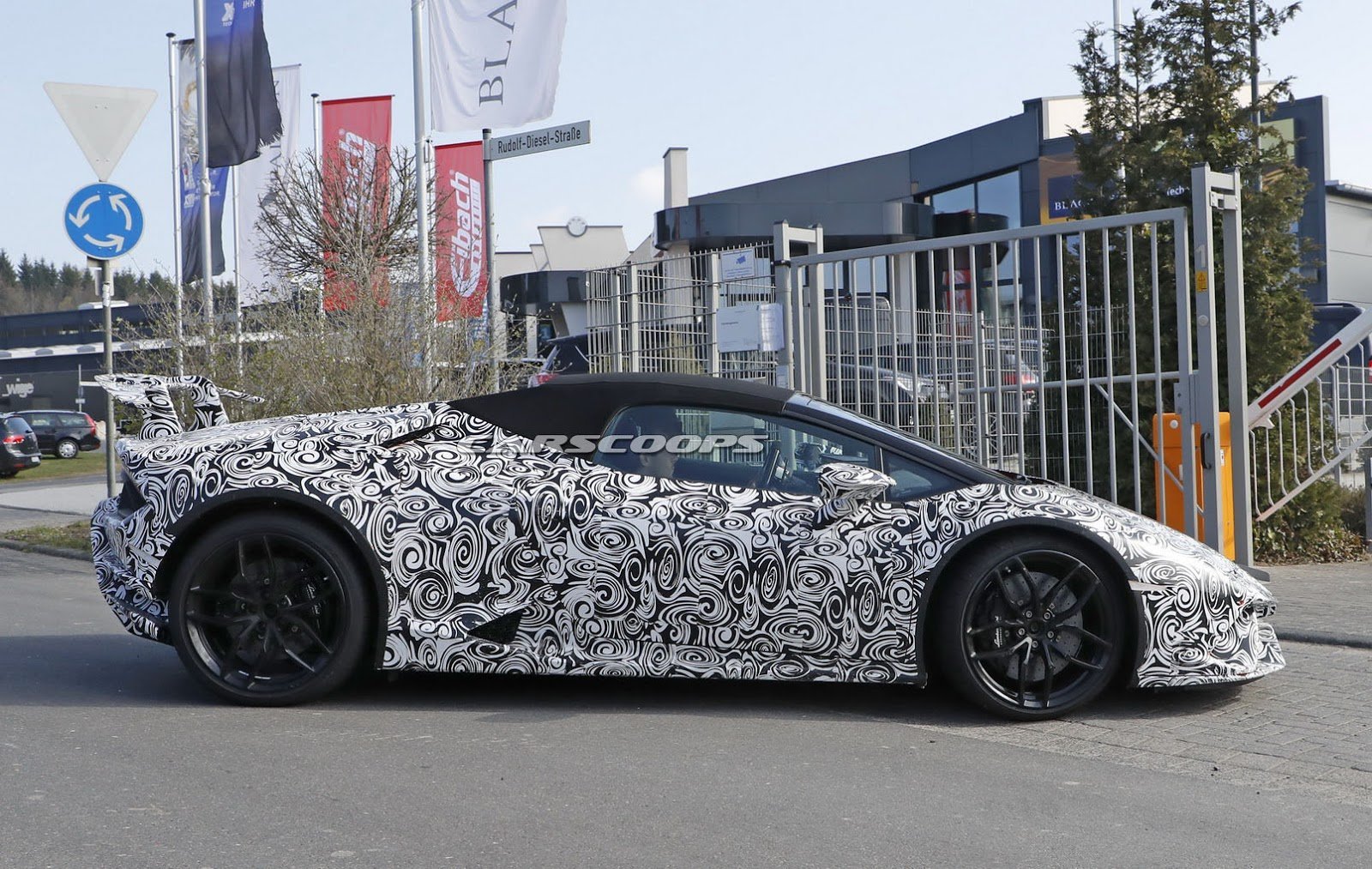 Открытая версия Lamborghini Huracan Performante Spyder проходит тесты (2).jpg
