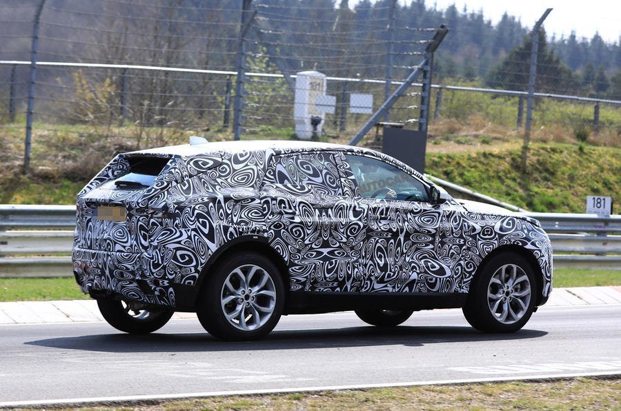 Новый Jaguar E-Pace проходит тесты на Нюрбургринге (3).jpg