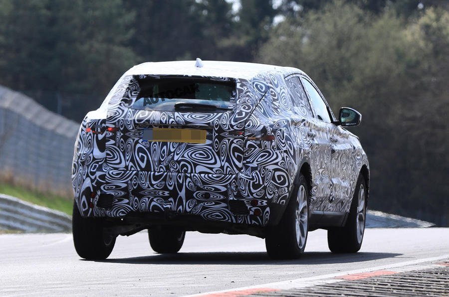 Новый Jaguar E-Pace проходит тесты на Нюрбургринге (5).jpg