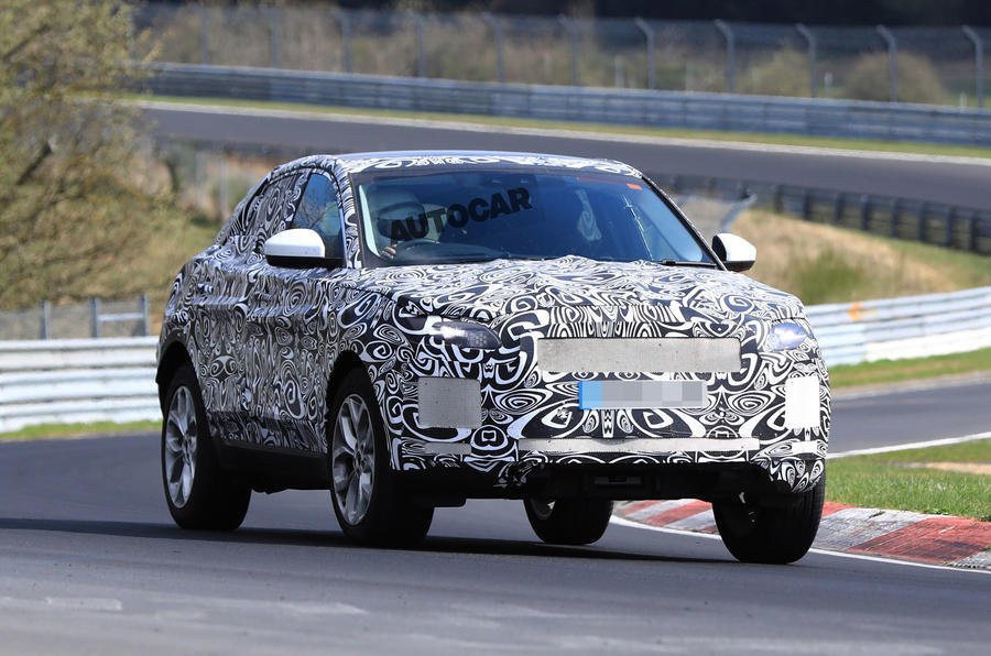 Новый Jaguar E-Pace проходит тесты на Нюрбургринге (1).jpg