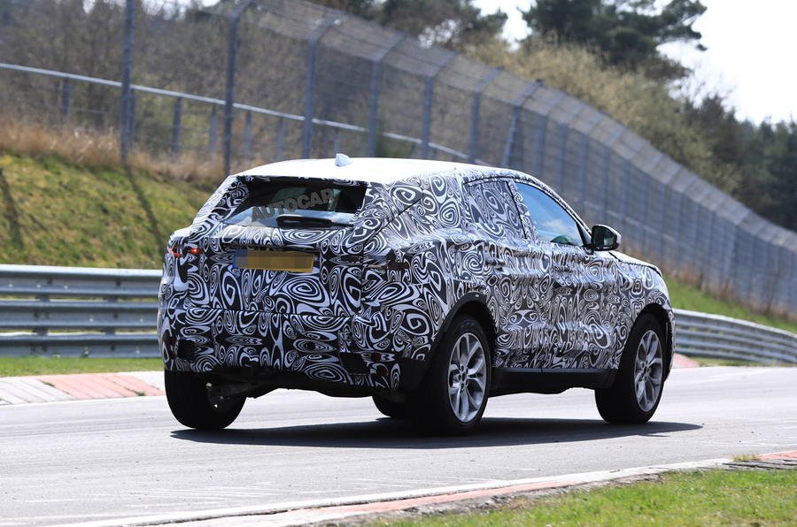 Новый Jaguar E-Pace проходит тесты на Нюрбургринге (4).jpg