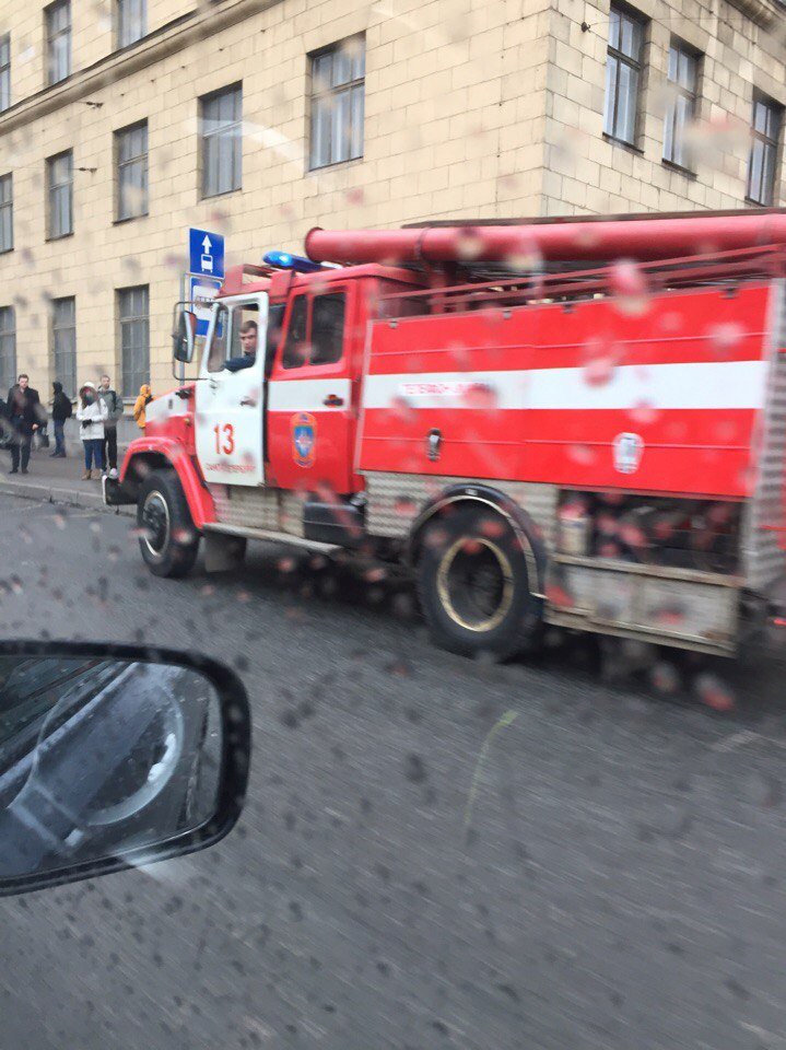 В Петербурге в ДТП попала «скорая помощь» (2).jpg