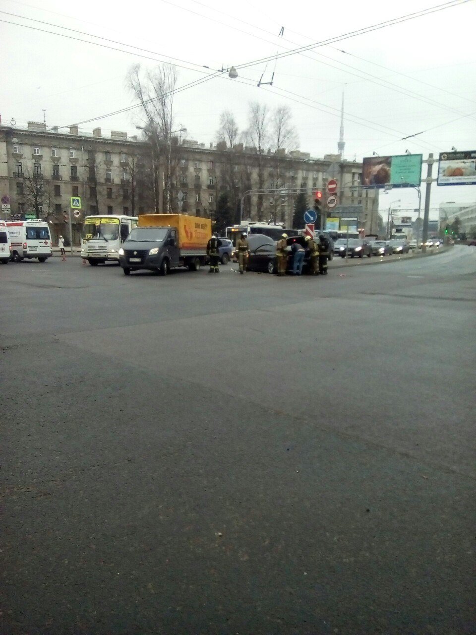 В Петербурге в ДТП попала «скорая помощь» (5).jpg