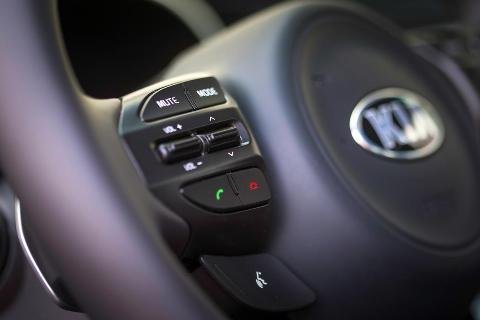 Штатные головные устройства для вашего Kia Optima Управление магнитолой на руле Киа Оптима