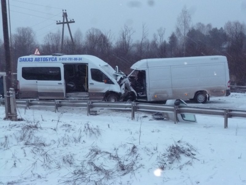 Под Кировом столкновение двух маршруток: один человек погиб, более десятка пострадавших 16 апреля, под Кировом столкновение двух маршруток