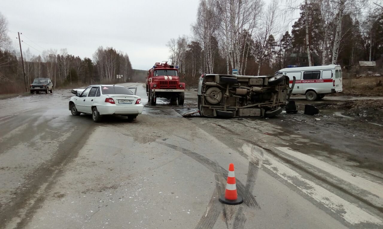 На Урале девушка на «Нексии» устроила ДТП с шестью пострадавшими (1).jpg