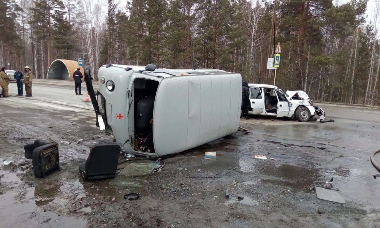 На Урале девушка на «Нексии» устроила ДТП с шестью пострадавшими (4).jpg