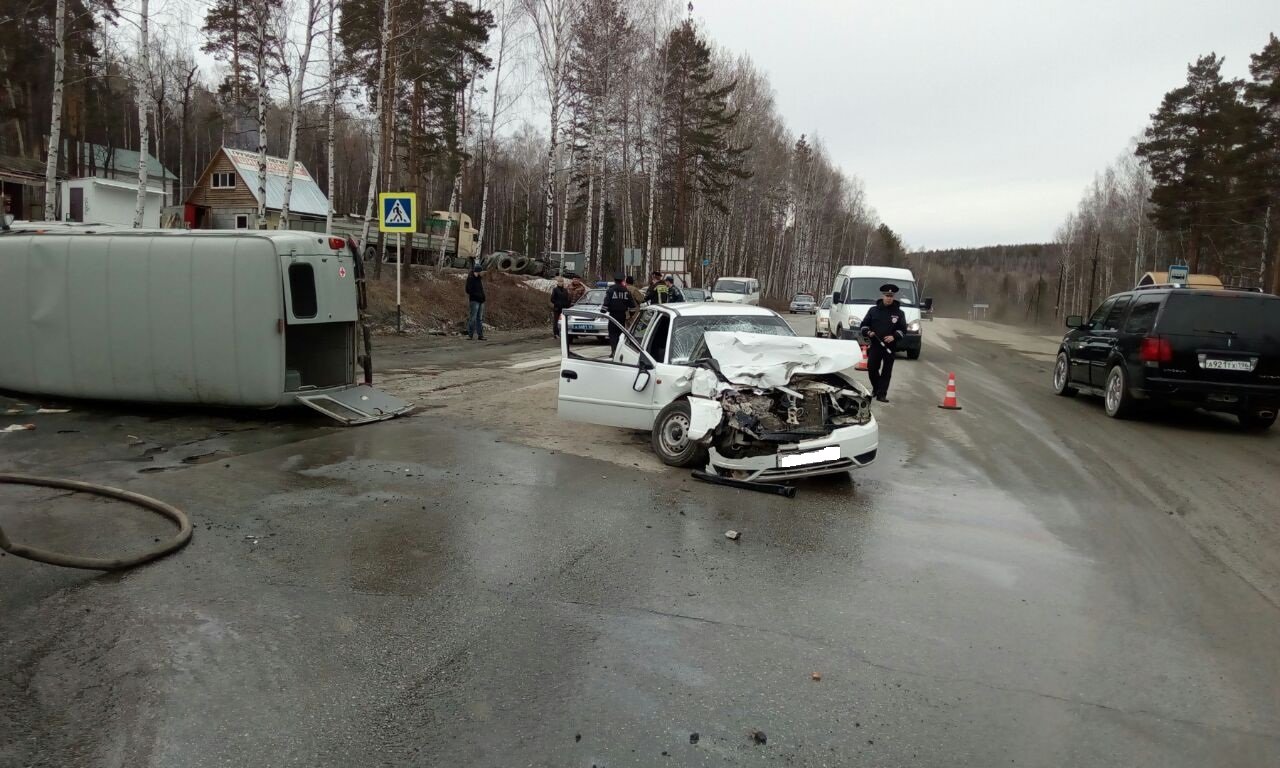 На Урале девушка на «Нексии» устроила ДТП с шестью пострадавшими (2).jpg