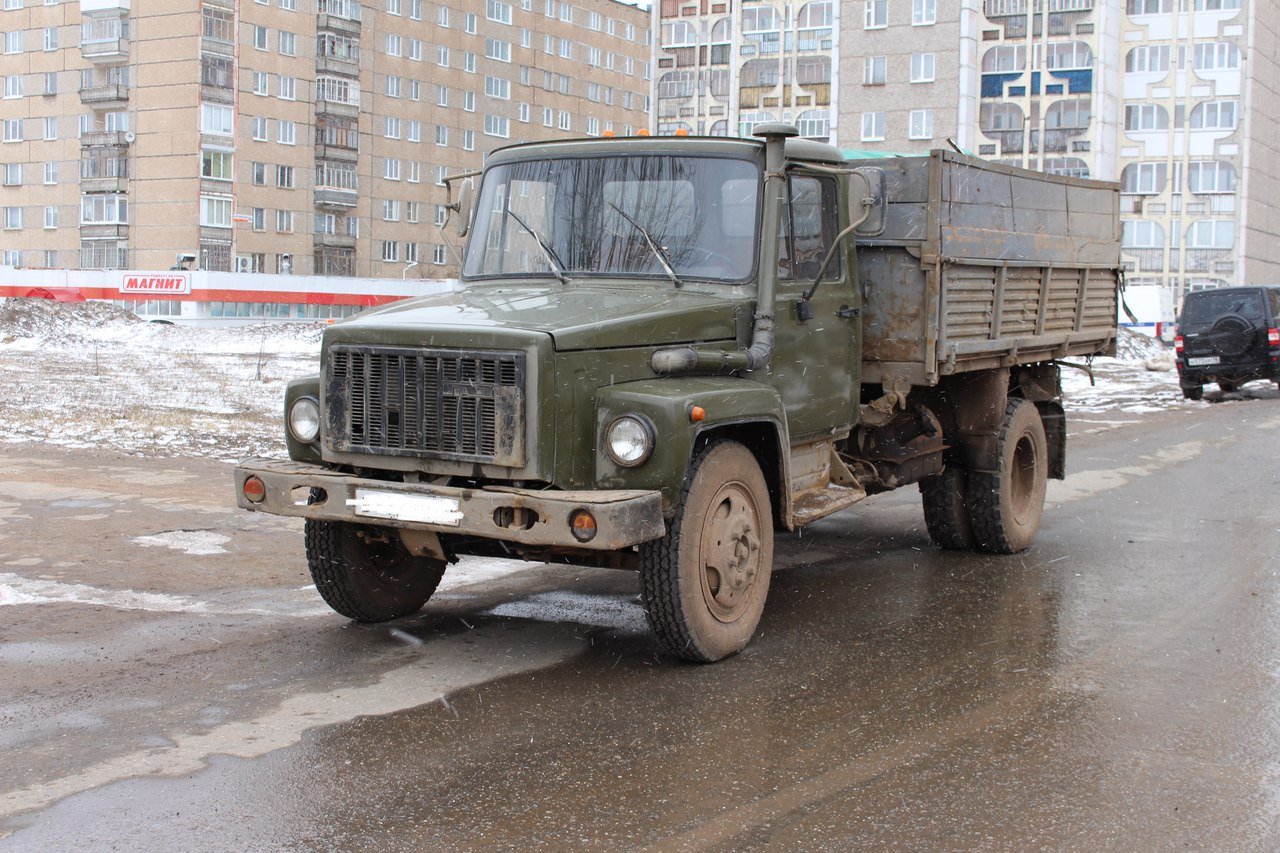 В Ижевске грузовик раздавил двухлетнего ребенка в коляске, пока отец ушел в бар (3).jpg